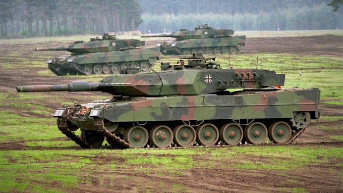 „Eresszétek szabadon a Leopárdokat!” – Berlinben tüntettek azért, hogy az ukránok megkapják a német tankokat (Videó) 