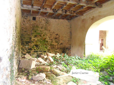 Detalles del interior en el Monasterio de Santa María la Real de Obona. Grupo Ultramar Acuarelistas