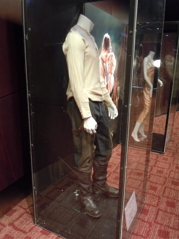 Water for Elephants Robert Pattinson costume