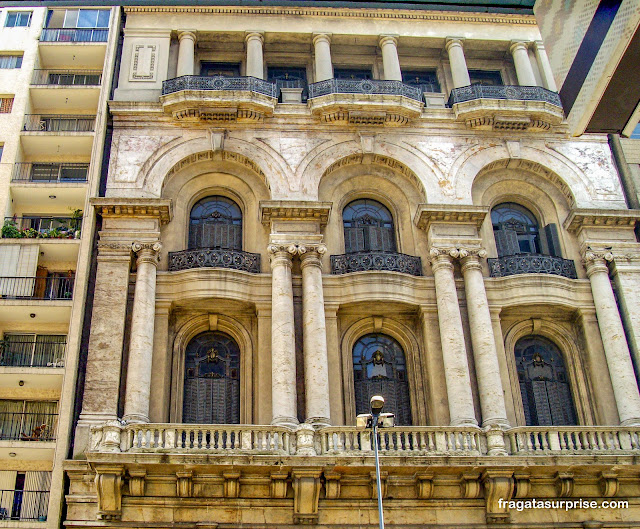 Edifício Neoclássico na Cidade Velha de Montevidéu