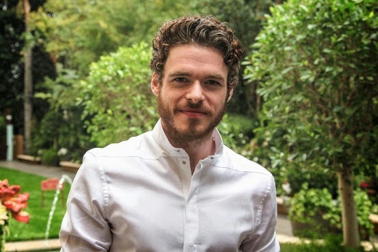 Gambar Richard Madden Cinderella 2015