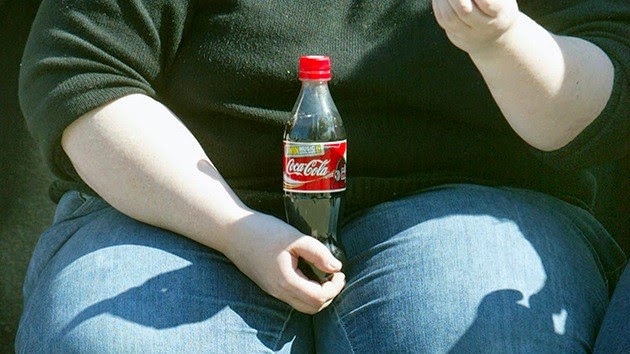 ATENÇÃO: O que acontece com o corpo quando você bebe Coca-Cola todos os dias?