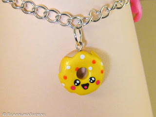 Kawaii bracelet with three donut