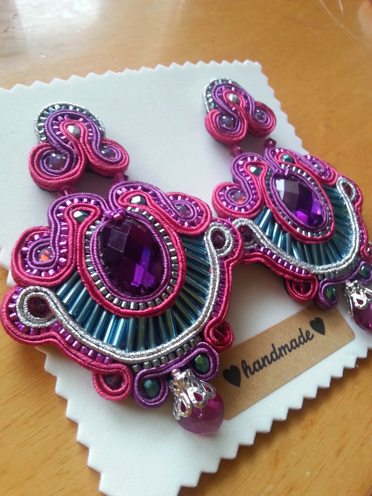 Pendientes fucsia