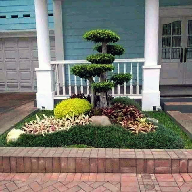 Simple small front yard landscape design idea