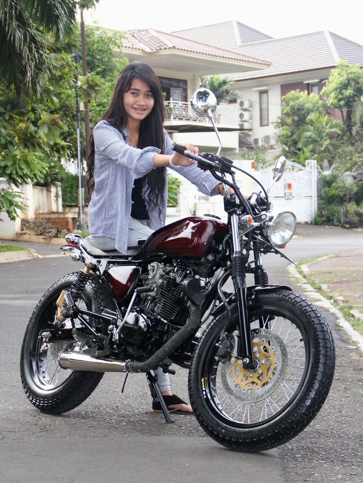 B4r0n 1657 Yamaha Matic STUDIO MOTOR Custom Bike Wujud Cinta