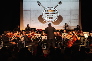 La orquesta Behotsik llena la casa de cultura de San Vicente con su concierto de clásicos del rock