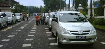 sewa mobil solo