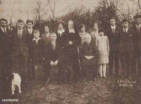 Het gezin Vencken-Renier uit Dilsen-Stokkem met hun 13 kinderen.