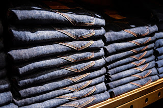 Toko Tiga, Surganya Belanja Jeans Di Bandung