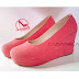 Sepatu Wanita: Simple Pink Wedges