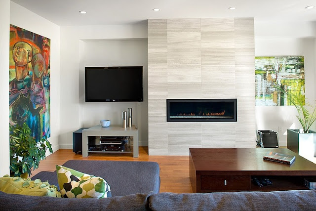 Desain ruang tamu minimalis, bersih dengan lantai kayu