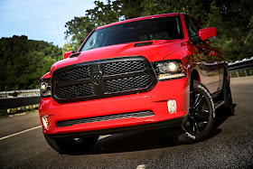 Front 3/4 view of 2017 Ram 1500 Night Edition Crew Cab