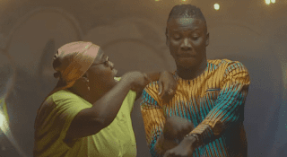 Video Stonebwoy ft Teni - Ololo Mp4 Download