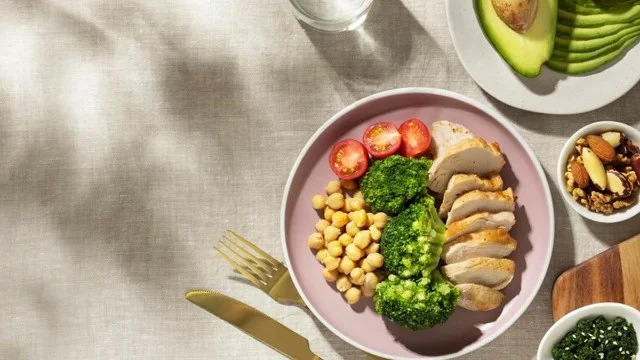 خطة النظام الغذائي الكيتوني لمدة 5 أيام: أفضل الأطعمة لتناول الأشياء التي يجب أن تعرفها