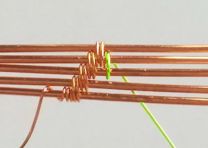ジグザグ模様のワイヤーウィーブ step6：1パターン目