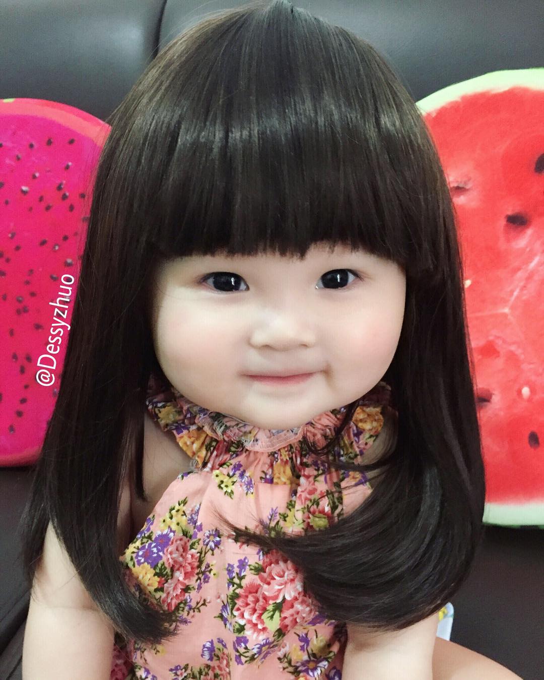 Iiiih Gemes Bayi Perempuan yang Sering Dandan  Rambut  ini 