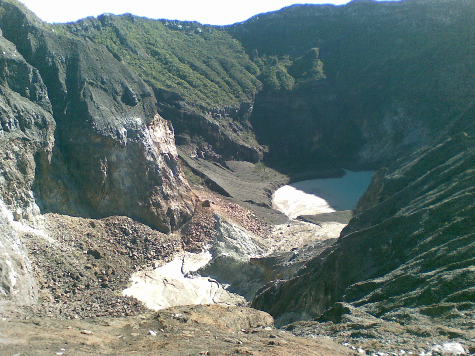 Catatan kecil: 5 gunung paling angker di indonesia