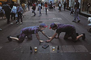 Julian Beever e sua arte 3D com giz