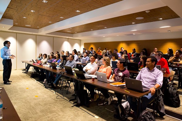 Todas clases de Maestría en Administración de Empresas (MBA) de la USFQ se dictarán en el Paseo San Francisco