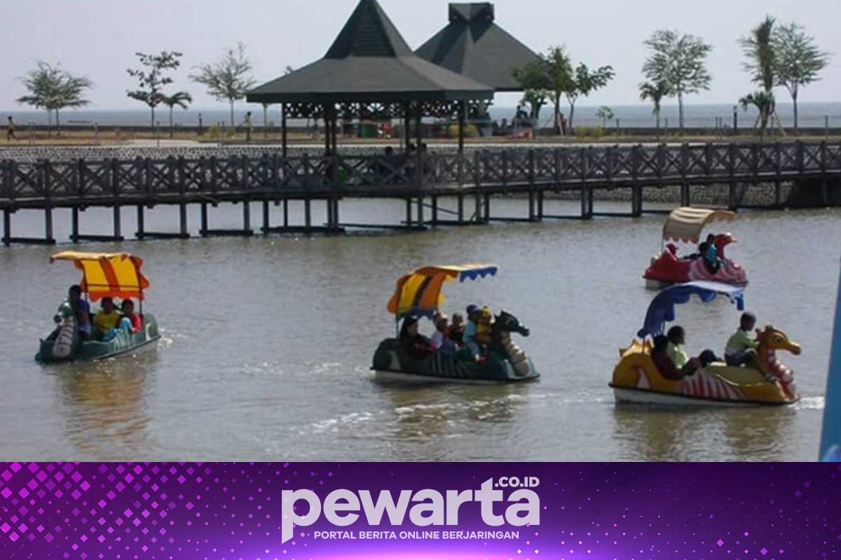 Kunjungan Wisatawan Pantai Bentar Probolinggo Naik Tiga Kali Lipat Selama Libur Natal 2023