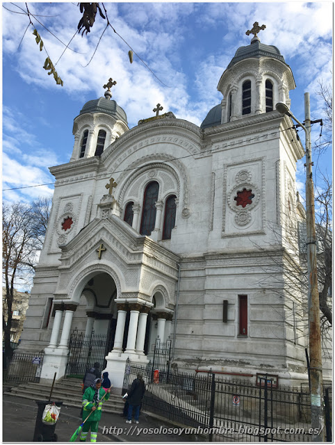 Iglesia de San Nicolás, con está nos conformamos, sin embargo la verdadera catedral estaba justo detrás