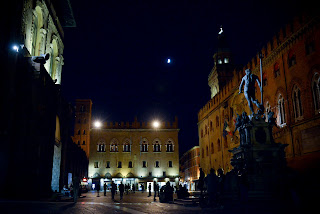 op zoek naar italie, reizen, piazza maggiore