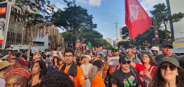 Servidores e estudantes realizam ato na Paulista em defesa da educação federal