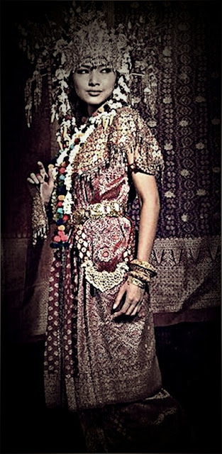  photography A Pelembangese Malay woman in the traditional wedding 