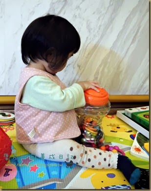 【美國B.Toys感統玩具】卡啦環咬牙器 (16)