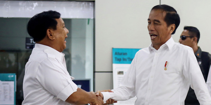 Dulu Berseteru Kini Saling Dukung, Jokowi dan Prabowo Ada Permainan Apa?
