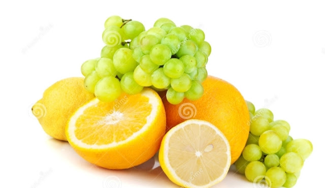 Orange juice, lemon juice and grapes juice drink