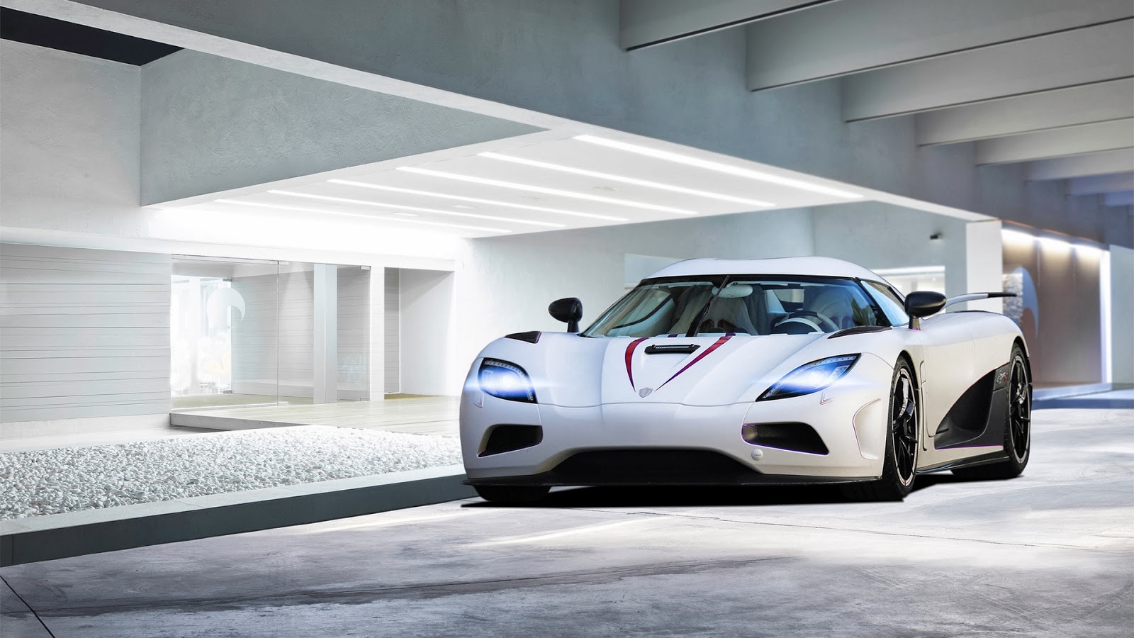 Koenigsegg Agera R White Super Car Show