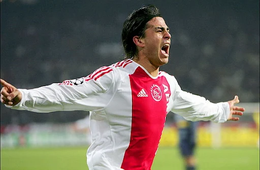 This is former Ajax Amsterdam player Mauro Rosales. Not Dexter Rosales