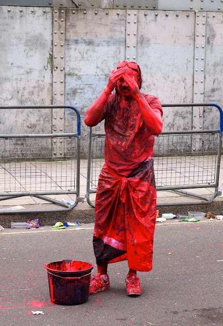 Notting Hill Carnival, Jouvert, red paint, 2015, photo : Bill Hicks