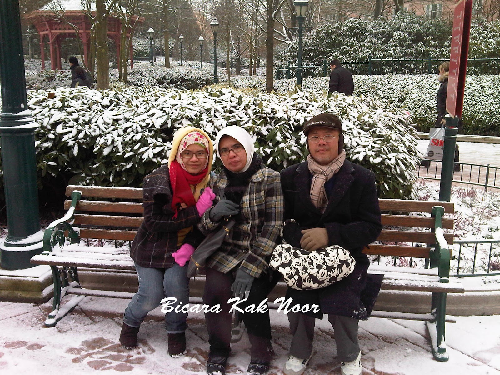 Paris Menggamit Kenangan @ Disneyland  Bicara Kak Noor