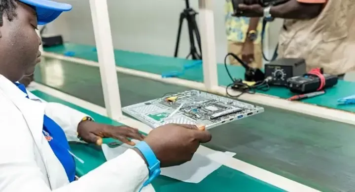 Inauguration d’une usine de fabrication d’ordinateurs portables en Guinée : un grand pas pour Mamou