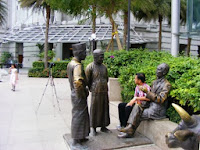 raffles landing site, patung sir thomas raffles, pendiri singapore, tempat wisata di singapore, jalan-jalan di singapore, singapura, wisata sejarah, seni, patung