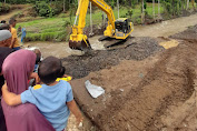 Kerap Jadi Pemicu Banjir, BWS V Sumatera Serta Bupati Lakukan Pengerukan Sungai di Tungkar Dan Mendapat Apresiasi Warga