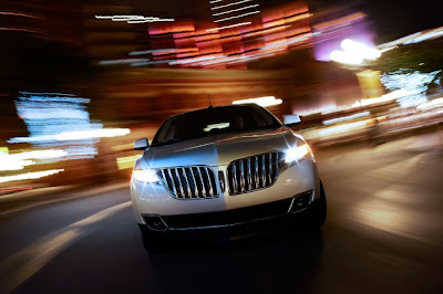 2011 Lincoln MKX Front View