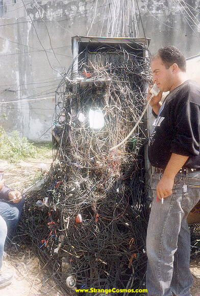 Foto Kabel-Kabel Ruwet di Dunia