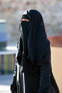 Islamic profile pictures of burqa girls - borka pora meye profile pic - NeotericIT.com