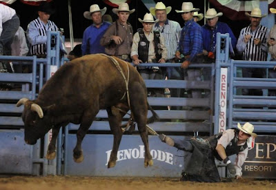 Most Dangerous Moment of Rodeo Seen On www.coolpicturegallery.us