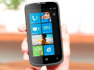 Smartphone ZTE Orbit com Windows Phone