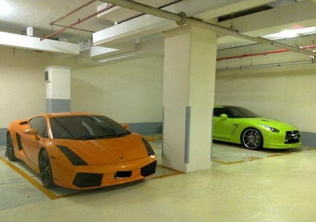Alongside parked a lambo green GTR Spotted by Stash