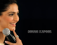 Bollywood Cute Girl Sonam Kapoor Wallpapers