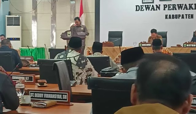       Zulkifli K Soroti Infrastruktur: Fraksi Gerindra Tekankan Akselerasi Pembangunan dalam Pembahasan 5 Ranperda Padang Pariaman