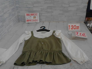 中古品　子供服　130㎝　重ね着風トップス　110円