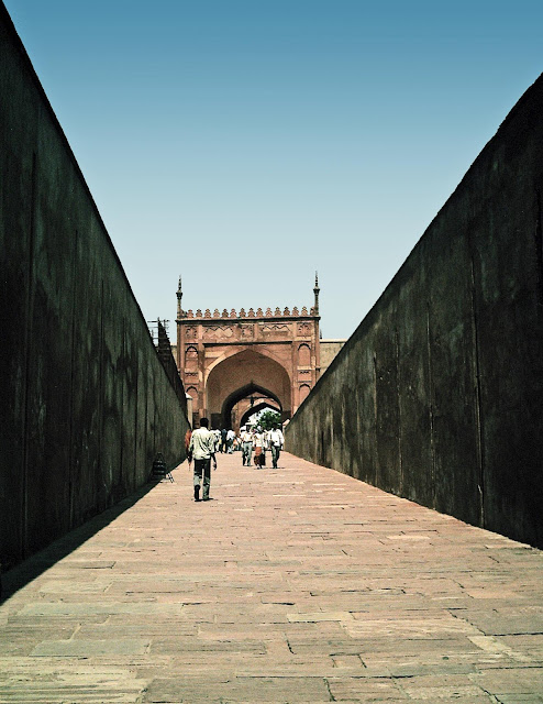 agra fort doorway