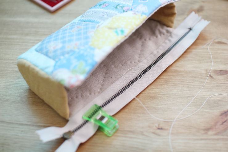 Pencil Case, Purse, Cosmetic Makeup, Bag Storage, Zipper Wallet. DIY Tutorial in Pictures. 